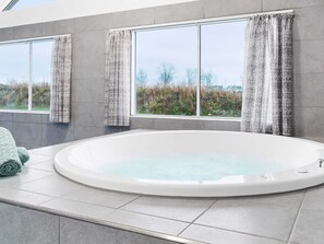 House | Spa treatment