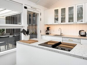 Casa | Cozinha privada | Cadeirão de bebê