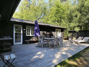 House | Outdoor dining