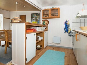 Fridge, coffee/tea maker, highchair