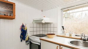 Coffee/tea maker, fridge, high chair - Peaceful Holiday Home in Ebeltoft With Terrace (Ebeltoft)