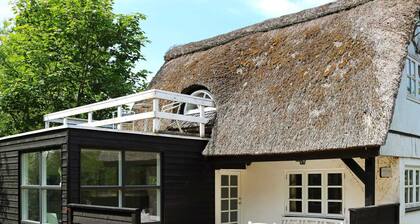 Tranquil Waterfront Cottage-by Traum