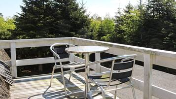 House | Outdoor dining