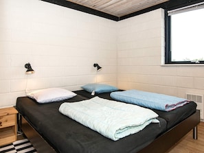 4 Schlafzimmer, Babybetten