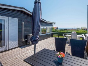 House | Outdoor dining