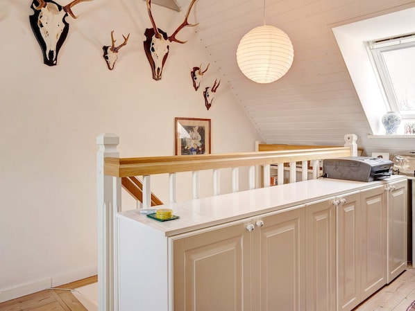 1 bedroom, cribs/infant beds