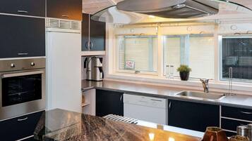 House | Dapur peribadi | Kerusi tinggi