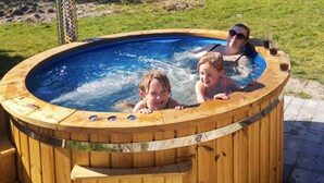 House | Outdoor spa tub