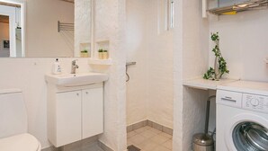 Bathroom - 6 Person Holiday Home in Brovst (Brovst)