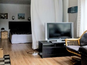 2 bedrooms, individually furnished - 4 Person Holiday Home in Malmbäck (Hok)
