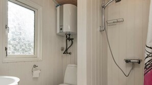 Shower - Beautiful Holiday Home in Glesborg With Roofed Terrace (Glesborg)