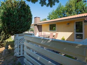 Exterior - Beautiful Holiday Home in Glesborg With Roofed Terrace (Glesborg)