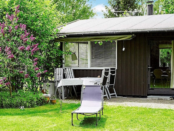 Property grounds - 4 Person Holiday Home in Eskebjerg (Eskebjerg)