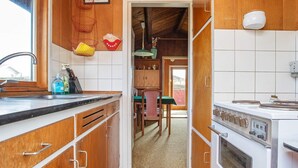 Coffee/tea maker, fridge, high chair - 4 Person Holiday Home in Kalundborg (Kalundborg)