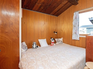 1 bedroom, cribs/infant beds