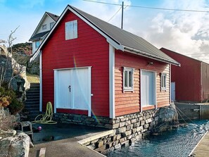 Exterior - 6 Person Holiday Home in Austrheim (Austrheim)