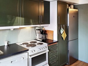 ハウス | 専用キッチン | 冷蔵庫、コンロ、食器洗い機、コーヒー / ティーメーカー