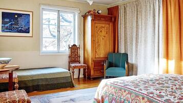 2 habitaciones, muebles diferentes y ropa de cama