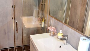 Shower - 6 Person Holiday Home in Vatne (Haram)