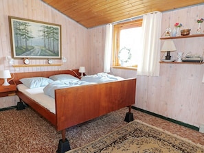 2 bedrooms, cribs/infant beds