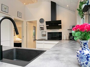 4 bedrooms, individually furnished, cribs/infant beds - Holiday Home in Bindslev (Bindslev)