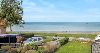 Seaside Retreat in Bandholm-by Traum