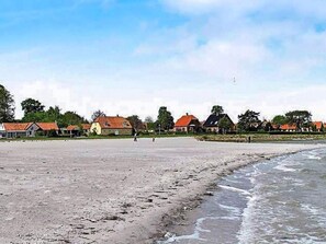 House | Beach - Seaside Retreat in Bandholm-by Traum (Bandholm)