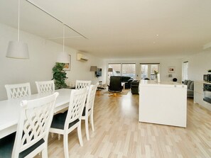 House | Dining