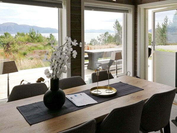 House | Dining - 6 Person Holiday Home in Kalvag (Bremanger)