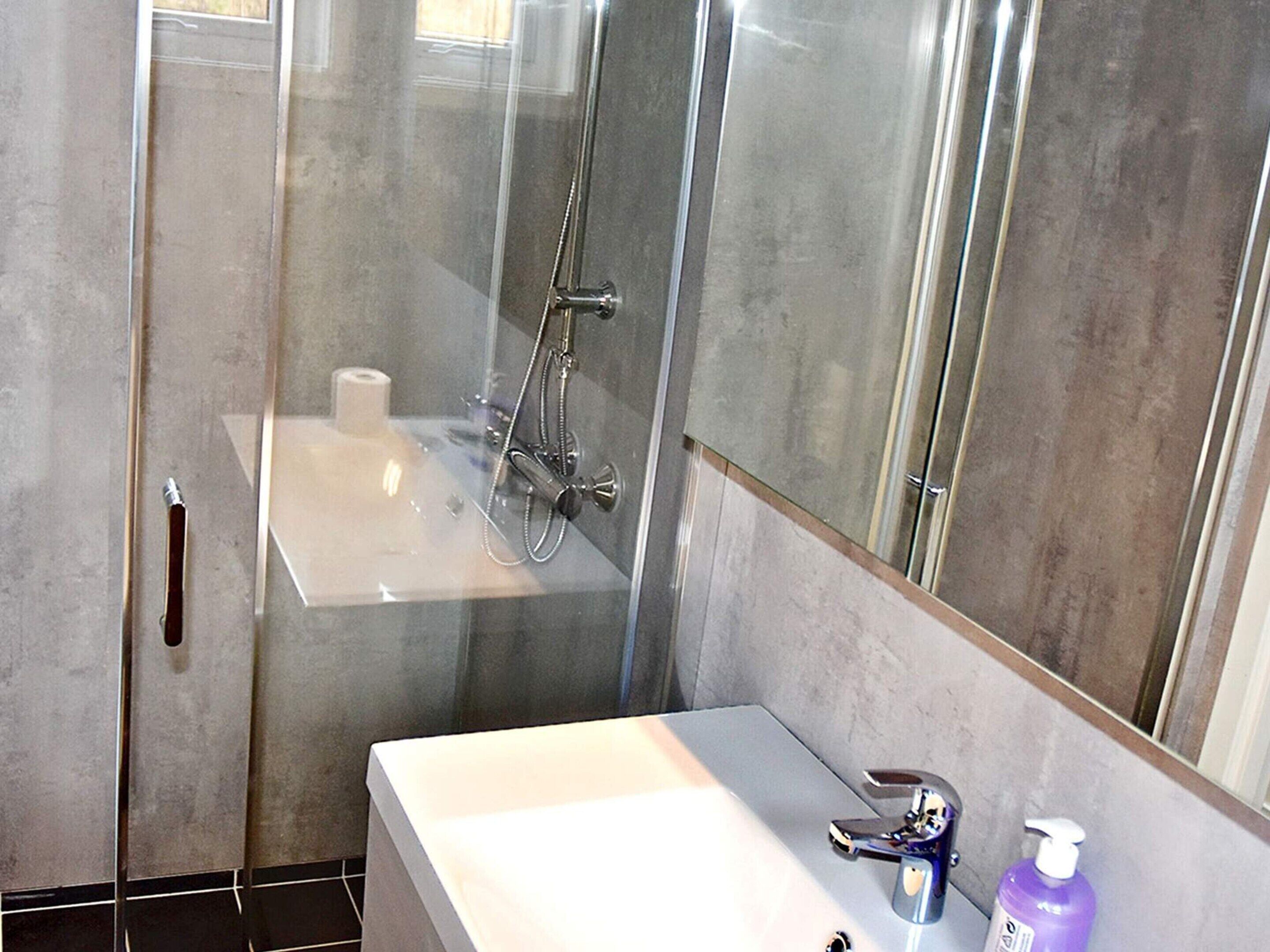 House | Bathroom