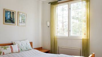 3 bedrooms, individually furnished, bed sheets