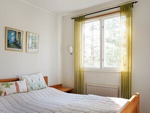 3 bedrooms, individually furnished, bed sheets