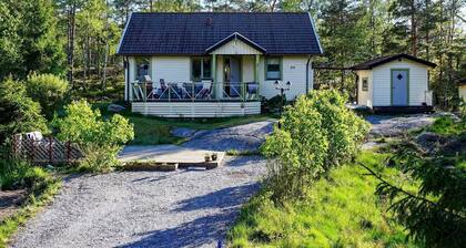 7 Person Holiday Home in Tanumshede