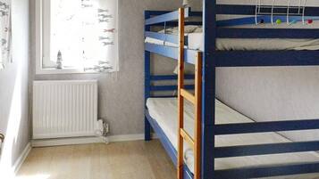 Nhà | 4 phòng ngủ, trang bị nội thất với thiết kế riêng biệt, bộ trải giường