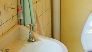 Shower - 3 Person Holiday Home in Mellbystrand (Mellbystrand)