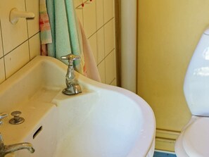 Shower - 3 Person Holiday Home in Mellbystrand (Mellbystrand)