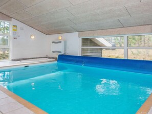 Piscina coberta i piscina a l'aire lliure 