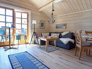 Living room - 5 Person Holiday Home in Fängersfors (Fengersfors)