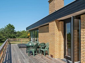 Balcony - Scenic Holiday Home in Ebeltoft With Barbecue (Ebeltoft)