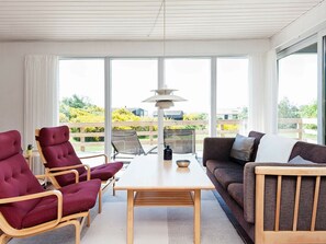 DVD player - Scenic Holiday Home in Ebeltoft With Barbecue (Ebeltoft)