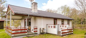 6 Person Holiday Home in Glesborg