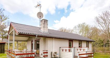 6 Person Holiday Home in Glesborg