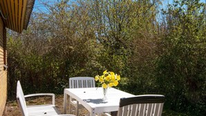 Balcony - Beautiful Holiday Home in Grenaa Near the Sea (Grenaa)
