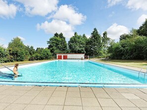 Outdoor pool - Extremely Spacious Residence Nearby Tourist Cities Such as Stavelot and Malmédy (Farvang)