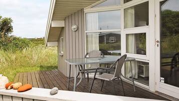 House | Outdoor dining