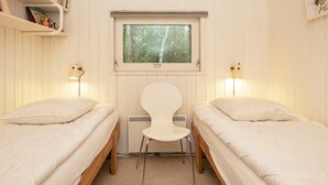 House - 6 Person Holiday Home in Bindslev (Bindslev)