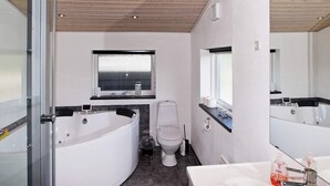Spa treatment - Attractive Holiday Home in Hemmet With Terrace (Hemmet)