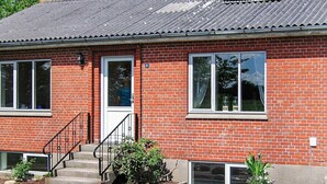 Unclassified image, 3 of 30, button - Alluring Holiday Home in Jutland, Midtjylland With Terrace (Spøttrup)