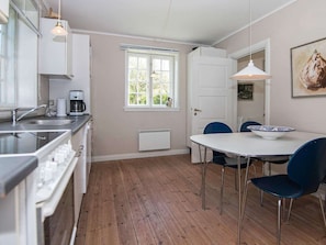 Fridge, microwave, dishwasher, coffee/tea maker