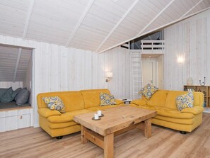 Living room - Splendid Holiday Home in Jutland With Whirlpool (Sydals)